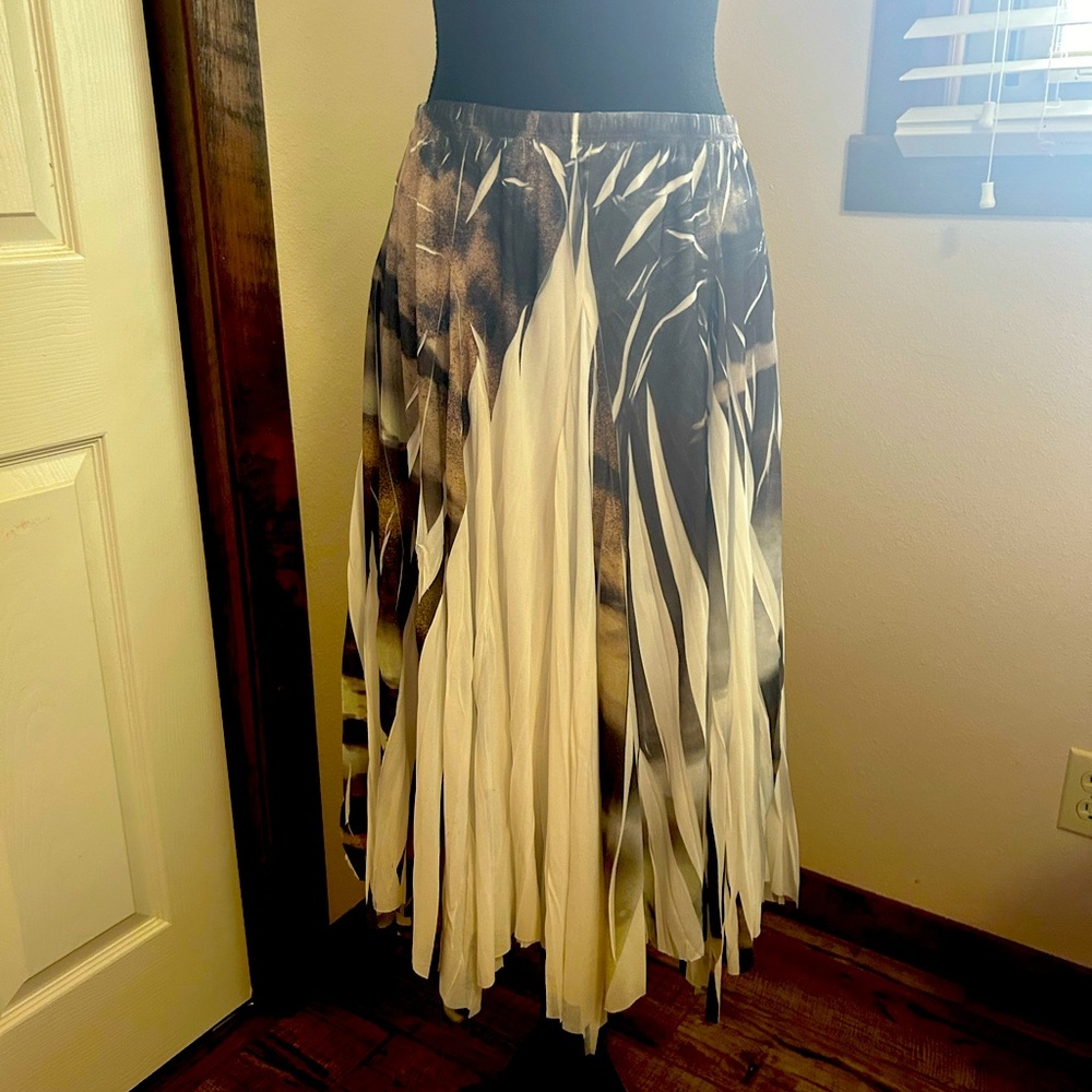Small Maurice’s raw edge asymmetrical maxi skirt